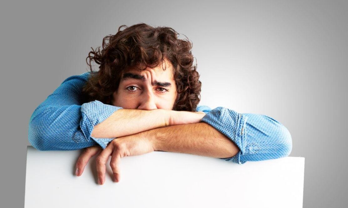 Een man met prostatitis