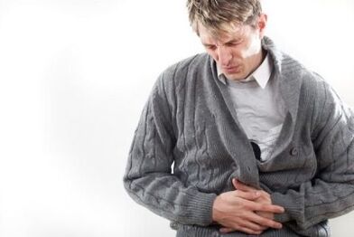 De pijn in de onderbuik bij een man met prostatitis